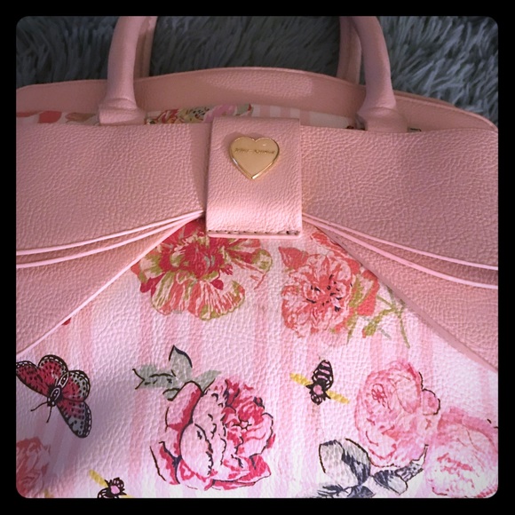 Betsey Johnson Handbags - BETSEY JOHNSON HANDBAG WITH SHOULDER STRAP